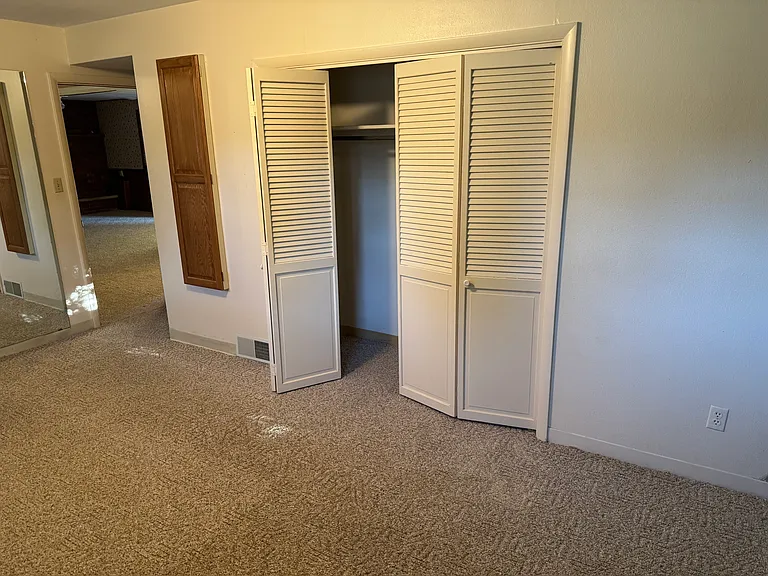 2527 Greenway St — Photo 25