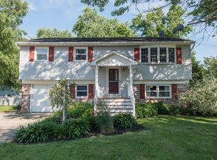 62 Miramar Dr, Pennsville, NJ 08070