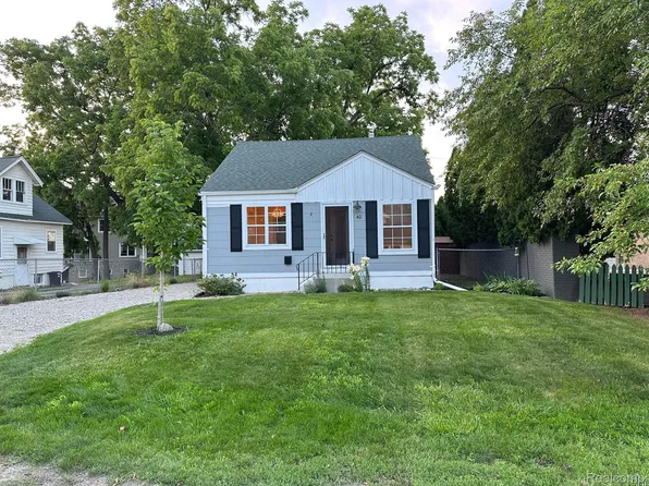 40 Smith Ct, Lake Orion, MI 48362