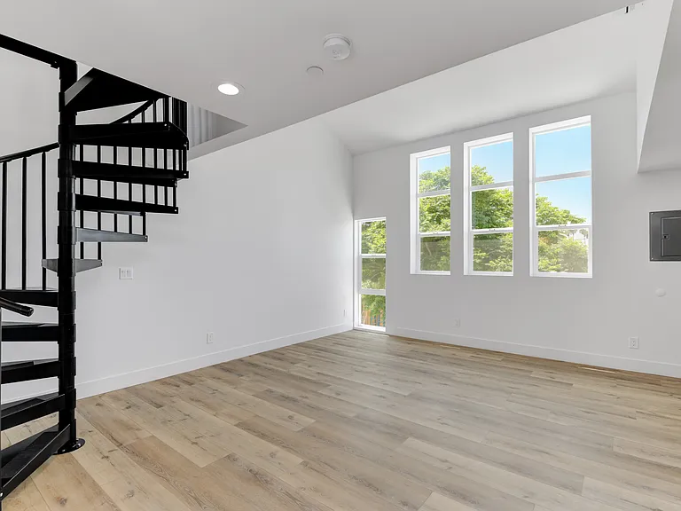 3010 Suncrest Dr #C — Photo 3