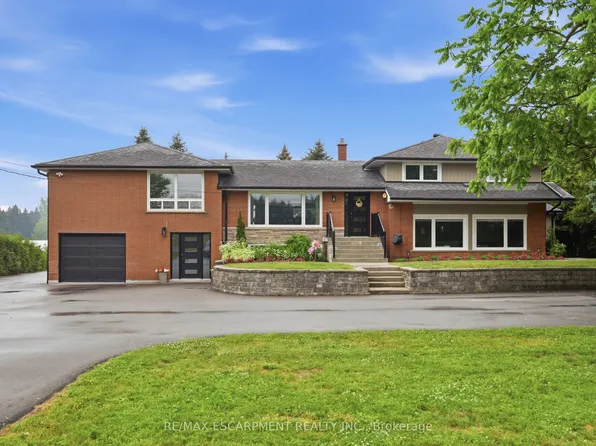 891 Centre Rd, Hamilton, ON L8N 2Z7