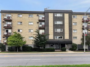 1247 S Harlem Ave APT 401, Berwyn, IL 60402