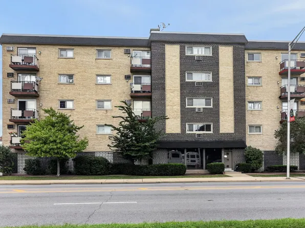 1247 S Harlem Ave APT 401, Berwyn, IL 60402