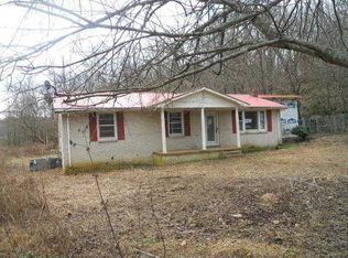 1876 E Haleys Creek Rd, Centerville, TN 37033