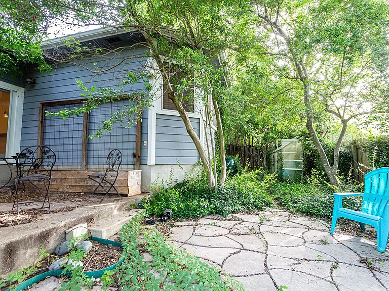 2109 Castle View Dr — Photo 21