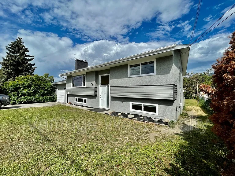 315B Prior Rd S — Photo 20