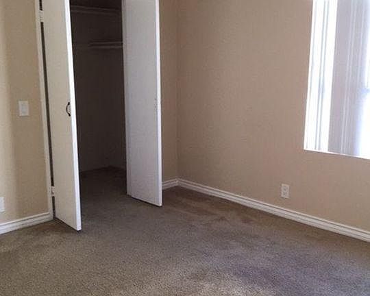 5th image of 18411 Hatteras St Unit 107