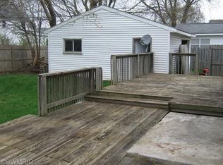 224 Maple St SE, Lowell, MI 49331
