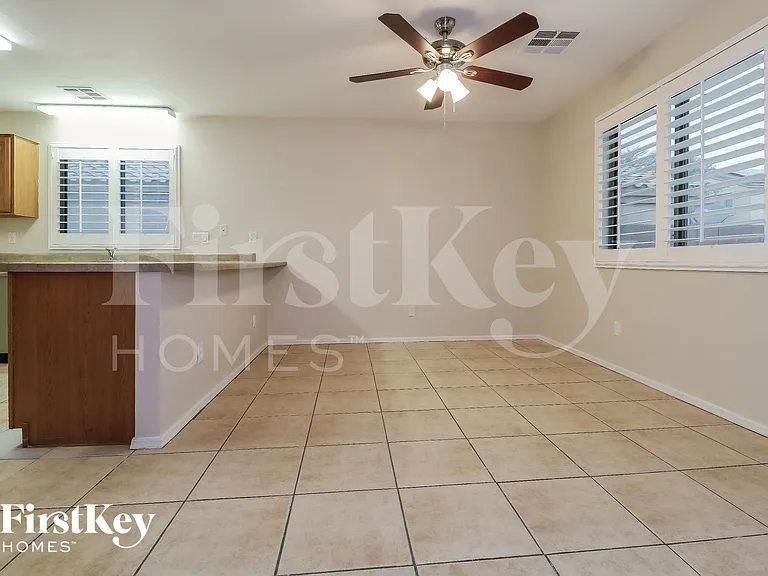 23768 W Desert Bloom St — Photo 6