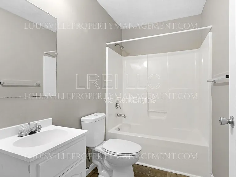 304 Keeneland Dr #1A — Photo 7