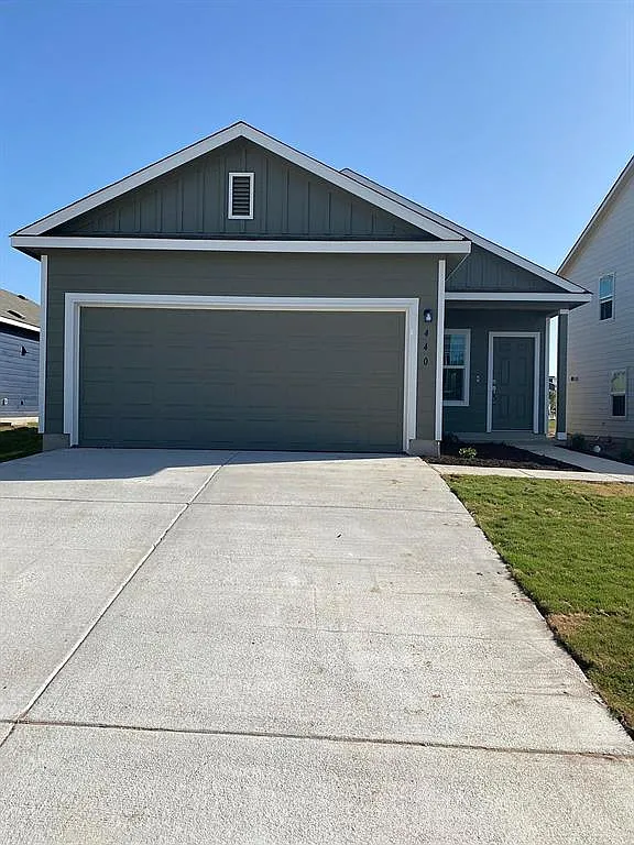 4 bed, 1627 sqft, $1,795 — Photo 2