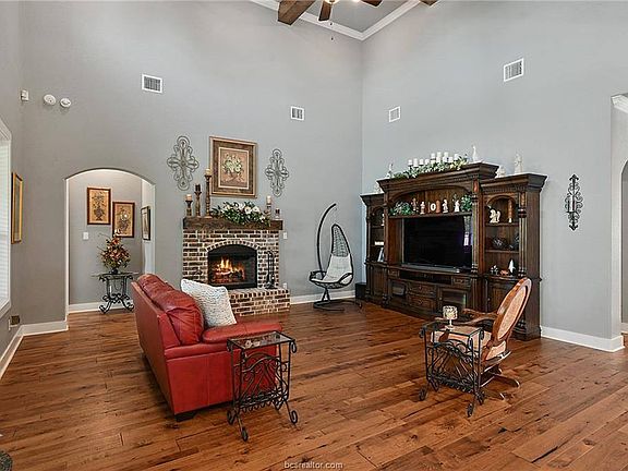 3rd image of 1795 Blanco Bend Dr