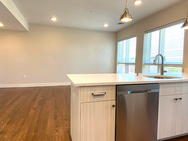 5 Adamson St #222 — Photo 3