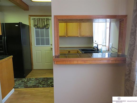 5th image of 909 W 29th Ave