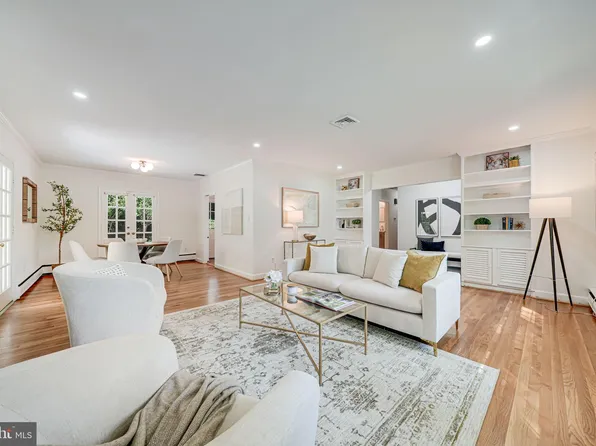 3122 Vinewood Pl, Falls Church, VA 22044