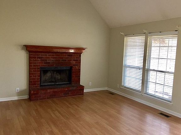 2nd image of 1048 Cross Country Dr