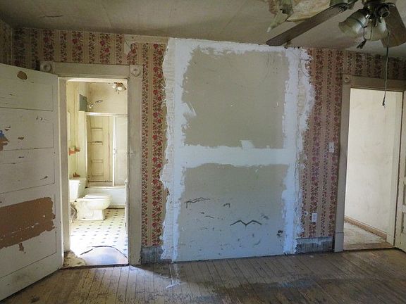 4th image of 115 Chess St