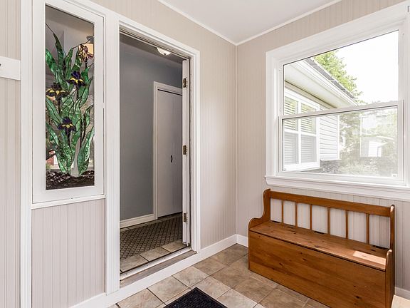 5th image of 15 Grandview Dr