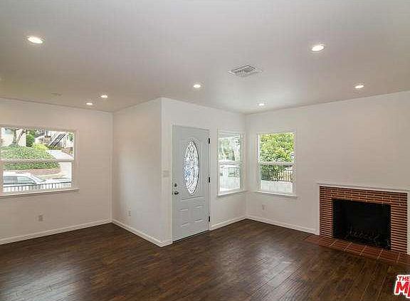 2nd image of 750 Venice Way