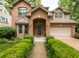 2140 W Crescent Ave, Park Ridge, IL 60068