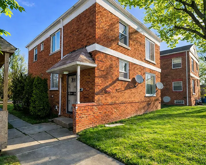 18015 Harvard Ave — Photo 1
