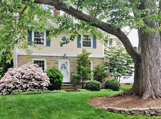 1581 Oakmount Rd, South Euclid, OH 44121