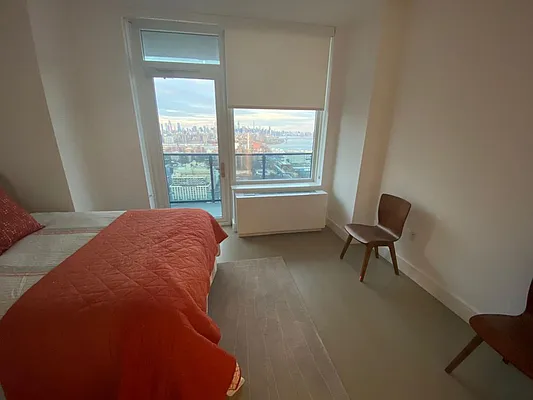 Rented by Red Apple Group | media 25