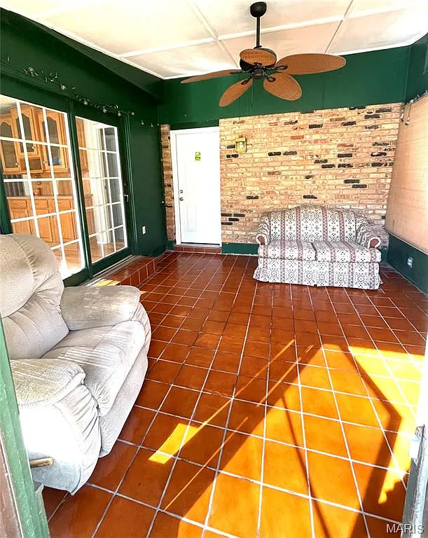 4 bed, 2.5 bath, 2210 sqft, $2,800 — Photo 4