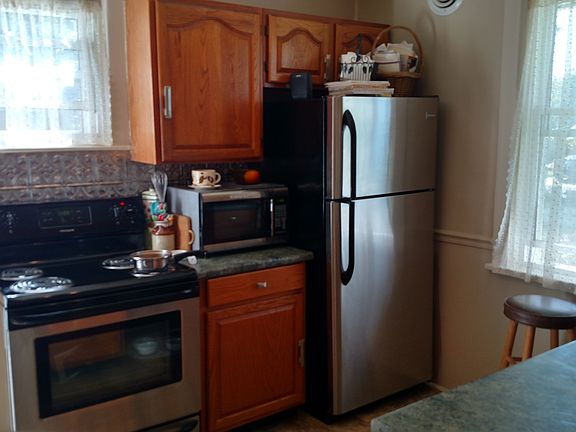 4th image of 113 Barlow Ave