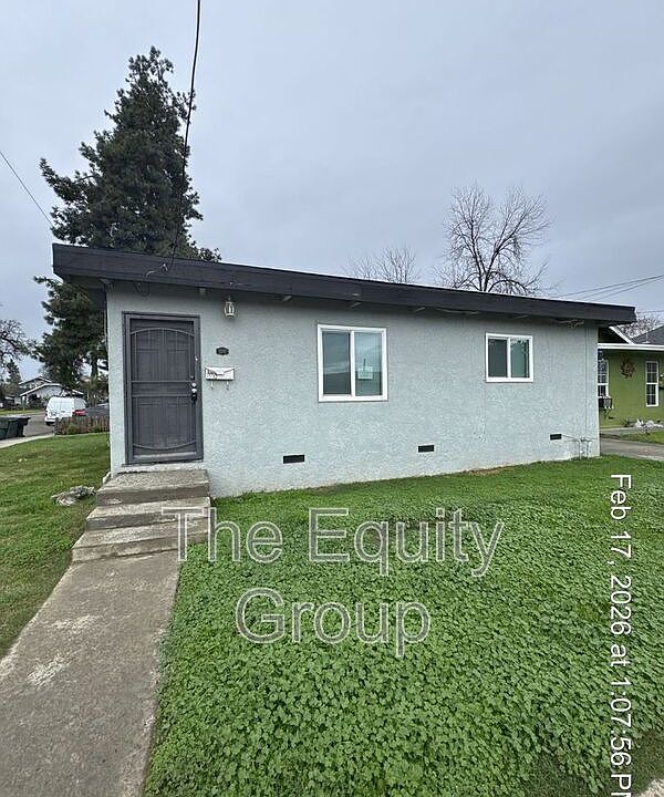 1st image of 220 W Cypress Ave