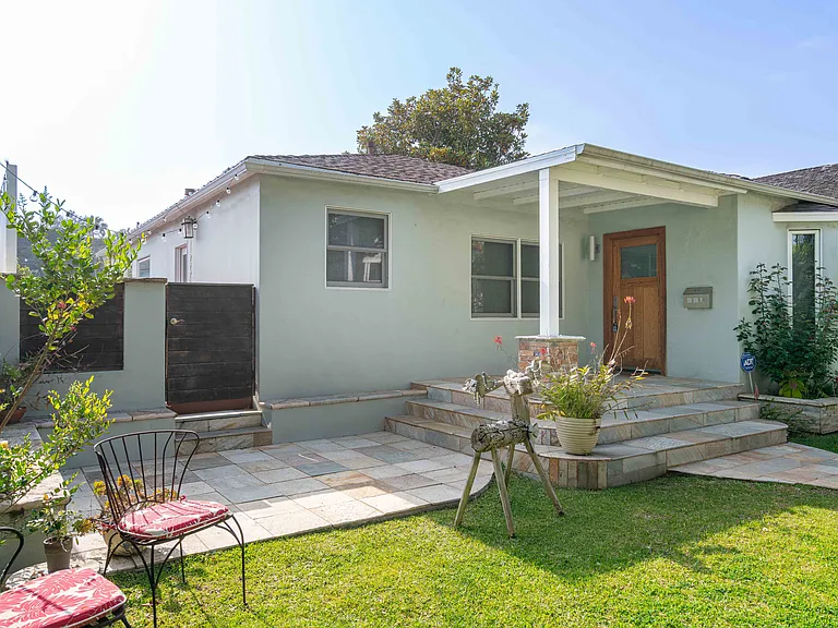 317 Whiting St — Photo 4