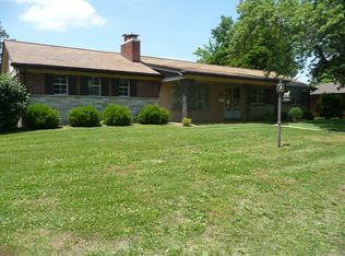 101 Sheffield Dr, Belleville, IL 62223