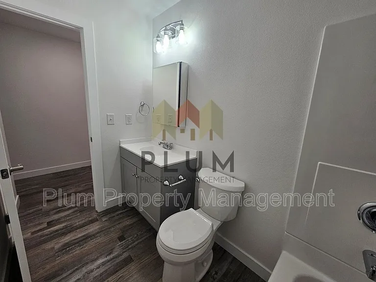 2340 Fairview Ave #2 — Photo 22