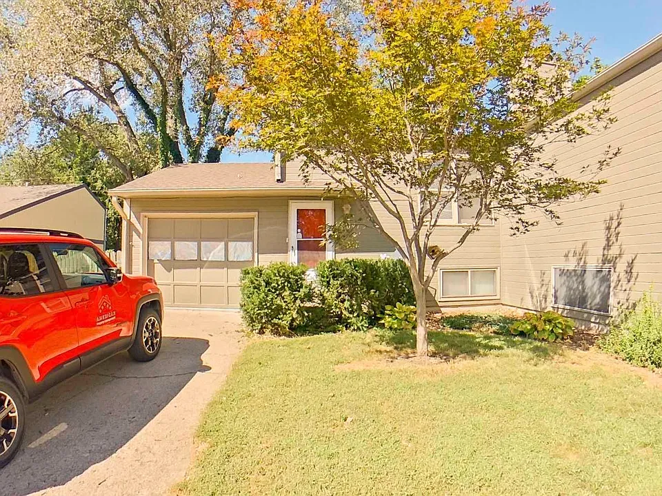 2041 Shirley Ln