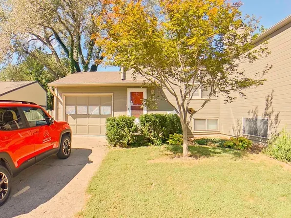2041 Shirley Ln, Manhattan, KS 66502