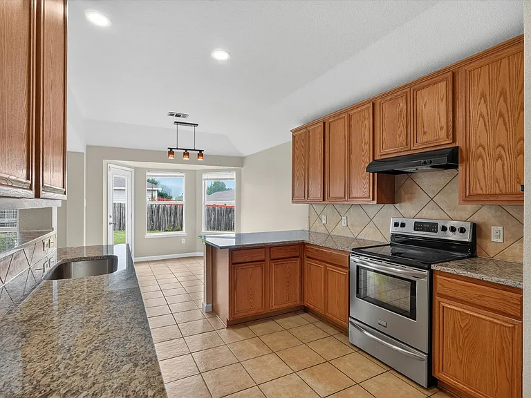 1412 Constantina Dr — Photo 3