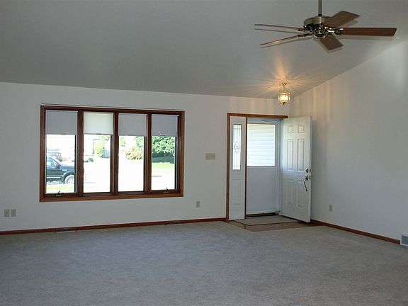 2nd image of 5322 Ironwood Dr