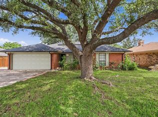 2820 Whitehurst Dr, Fort Worth, TX 76133