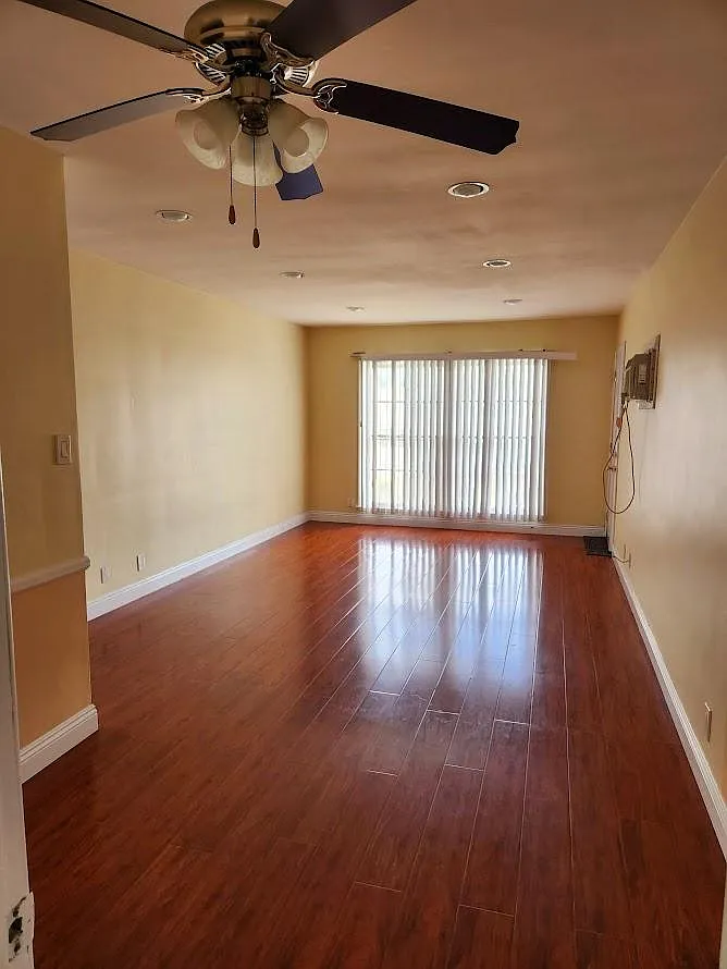 7357 Woodman Ave — Photo 2