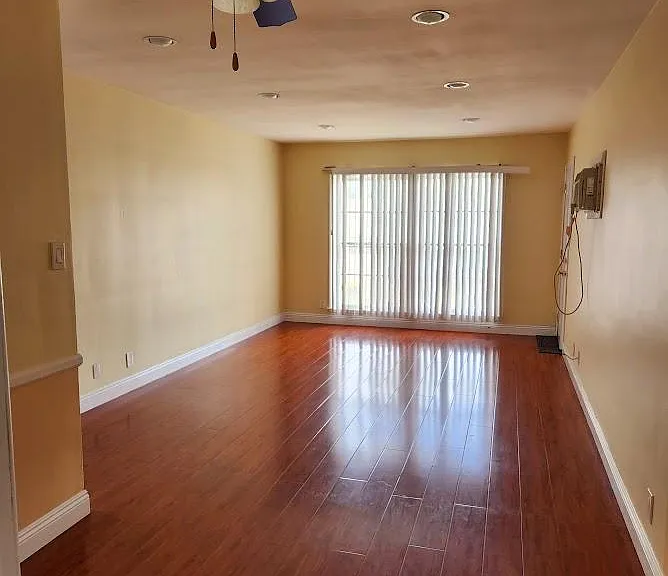 7357 Woodman Ave — Photo 2