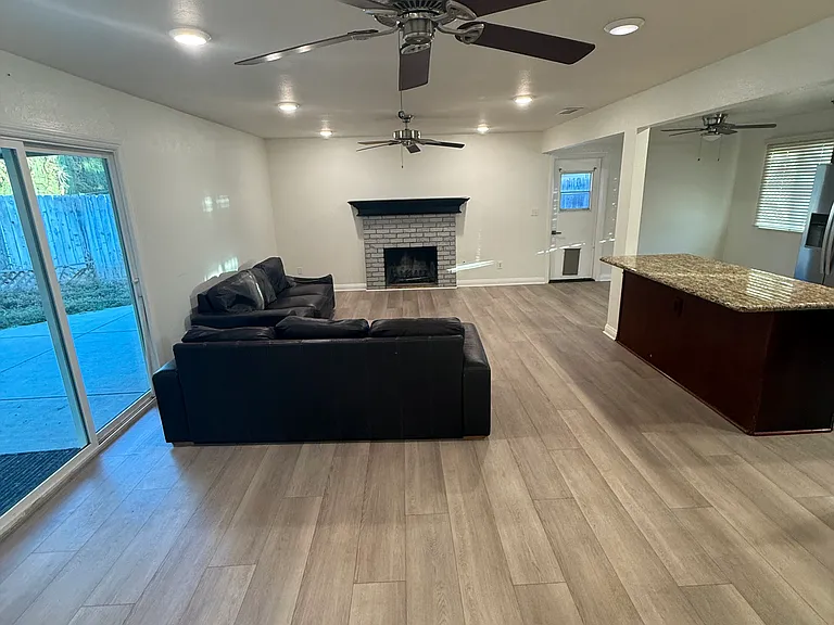 191 Goodrich Dr — Photo 5