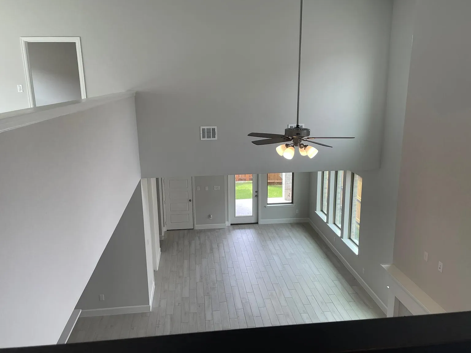 4 bed, 3.5 bath, 2846 sqft, $3,200 — Photo 3