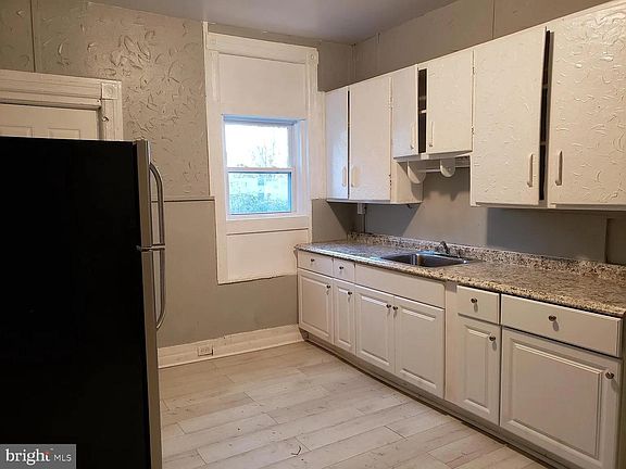 4th image of 618 Stuyvesant Ave