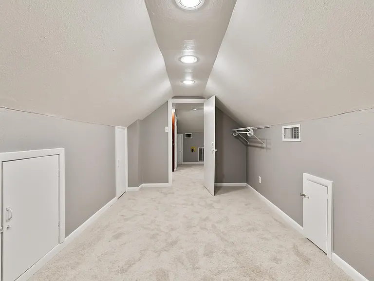 4206 Somerville Ave — Photo 21