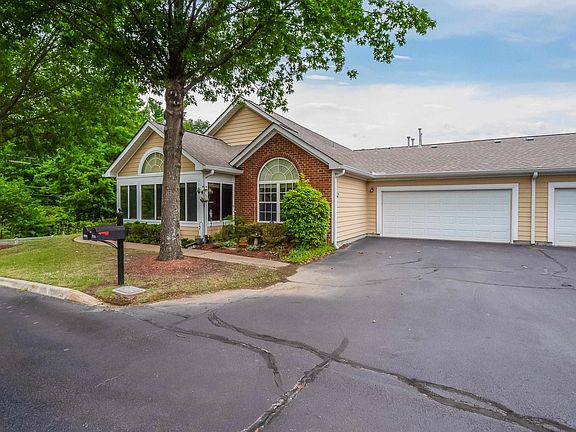 3rd image of 7370 Appling Hill Ln #4-4-4