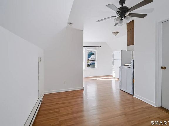 5th image of 119 Rocton Ave