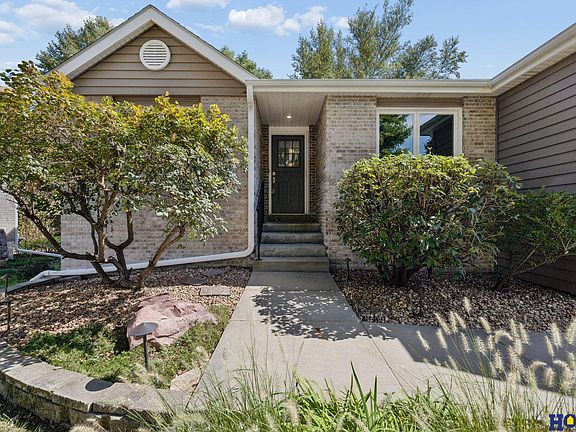 2nd image of 6931 Summerset Cir