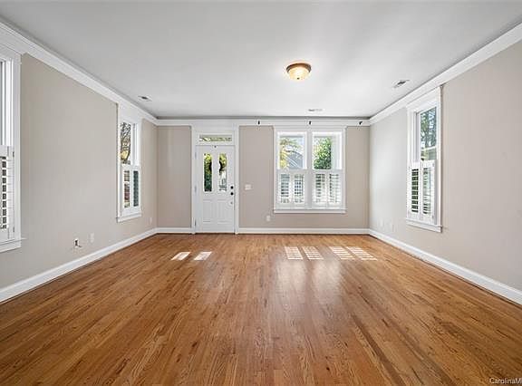 2nd image of 1123 Assembly St