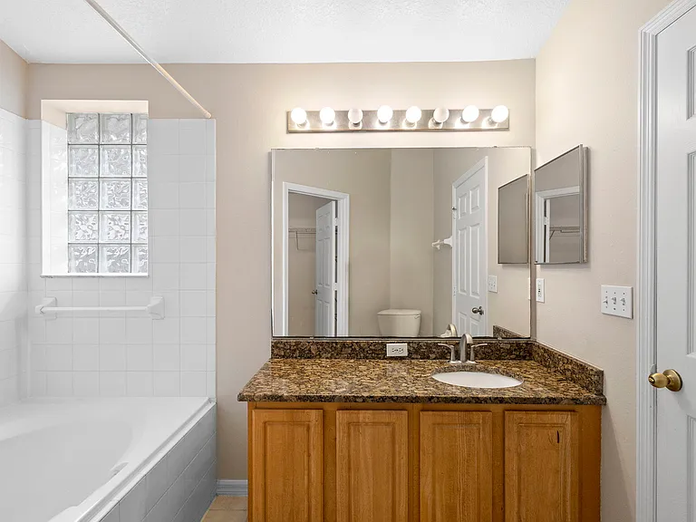 1911 Colonial Woods Blvd — Photo 22