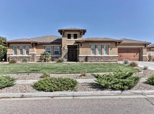 7253 Evening Star Rose Ct, Oak Hills, CA 92344